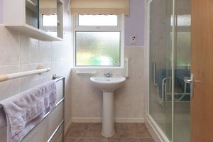 Shower Room_Culvers- click for photo gallery